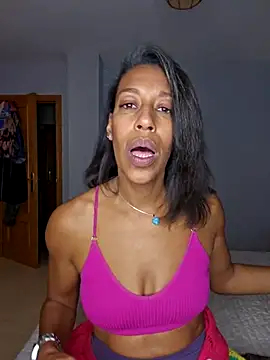 Snapshot of Goldenlace chatting on November 2025 05:56:02 PM Goldenlace online show from November 2025 05:56:02 PM