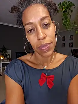 Snapshot of Goldenlace chatting on December 2025 07:53:02 PM Goldenlace online show from December 2025 07:53:02 PM