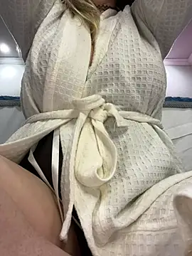 Snapshot of Vivian_MayXxX chatting on January 2025 02:41:01 AM Vivian MayXxX online show from January 2025 02:41:01 AM