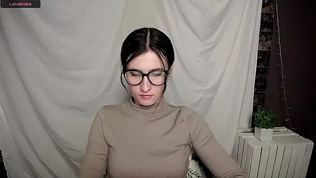 Snapshot of MaryEm976 chatting on December 2024 11:54:02 AM MaryEm976 online show from December 2024 11:54:02 AM