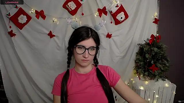 Snapshot of MaryEm976 chatting on December 2024 09:23:01 AM MaryEm976 online show from December 2024 09:23:01 AM