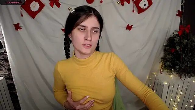 Snapshot of MaryEm976 chatting on December 2024 03:47:02 PM MaryEm976 online show from December 2024 03:47:02 PM