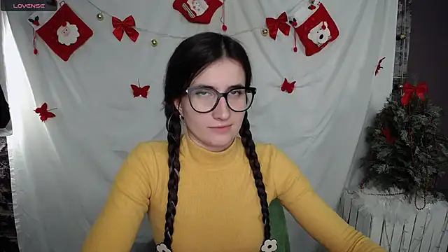 Snapshot of MaryEm976 chatting on December 2024 12:00:02 PM MaryEm976 online show from December 2024 12:00:02 PM