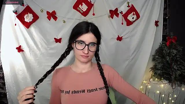 Snapshot of MaryEm976 chatting on December 2024 10:10:02 AM MaryEm976 online show from December 2024 10:10:02 AM