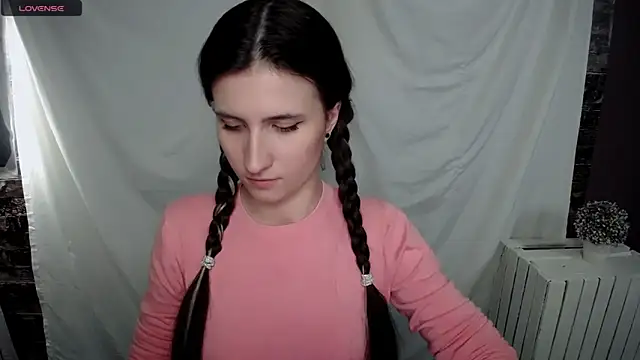 Snapshot of MaryEm976 chatting on January 2025 12:18:01 PM MaryEm976 online show from January 2025 12:18:01 PM