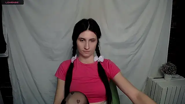 Snapshot of MaryEm976 chatting on January 2025 08:08:01 AM MaryEm976 online show from January 2025 08:08:01 AM