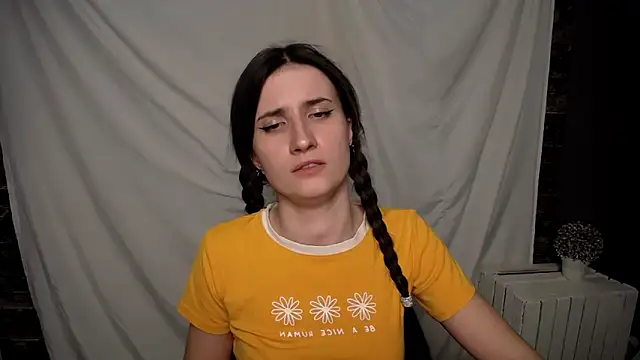 Snapshot of MaryEm976 chatting on February 2025 01:08:01 PM MaryEm976 online show from February 2025 01:08:01 PM