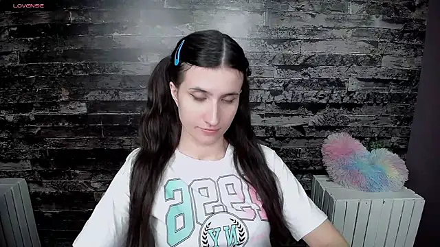 Snapshot of MaryEm976 chatting on March 2025 11:41:01 AM MaryEm976 online show from March 2025 11:41:01 AM