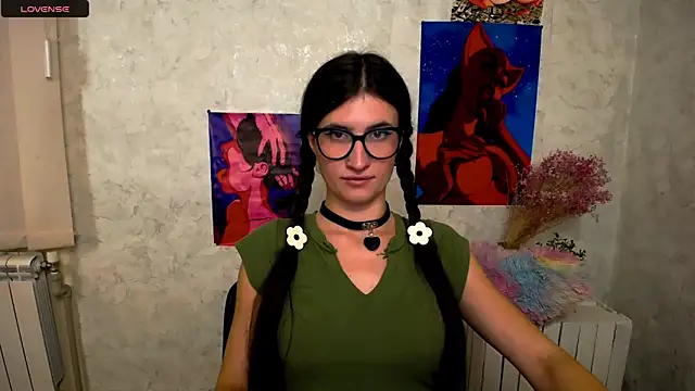 Snapshot of MaryEm976 chatting on September 2025 05:29:02 PM MaryEm976 online show from September 2025 05:29:02 PM