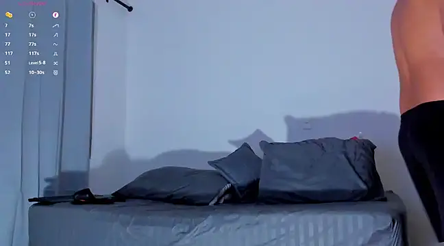 Snapshot of Cloudy_pigDude chatting on December 2024 05:44:01 AM Cloudy pigDude online show from December 2024 05:44:01 AM