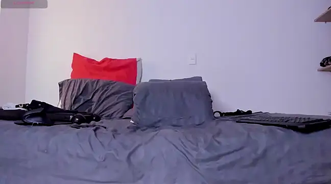 Snapshot of Cloudy_pigDude chatting on March 2025 06:22:02 PM Cloudy pigDude online show from March 2025 06:22:02 PM