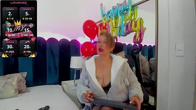 Snapshot of marianaaguii chatting on October 2025 02:01:01 PM marianaaguii online show from October 2025 02:01:01 PM