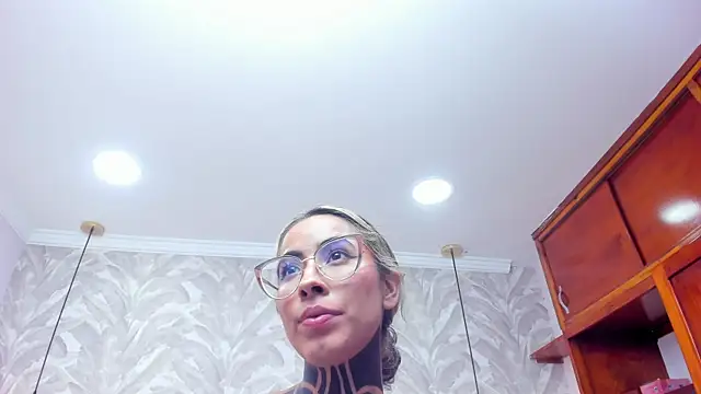 NicoleBlum online show from January 2025 08:04:01 PM