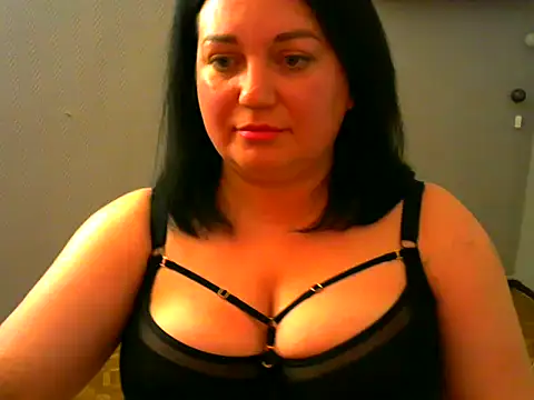 AmanaGi online show from December 2024 01:03:02 PM