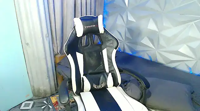 Snapshot of Tswakowako chatting on January 2025 10:44:02 PM Tswakowako online show from January 2025 10:44:02 PM