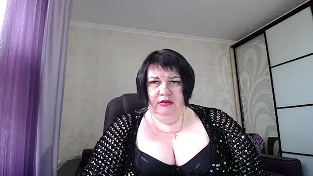 Snapshot of JuicyLady_Di chatting on October 2025 04:51:02 AM JuicyLady Di online show from October 2025 04:51:02 AM