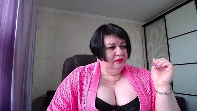 Snapshot of JuicyLady_Di chatting on October 2025 08:26:01 AM JuicyLady Di online show from October 2025 08:26:01 AM