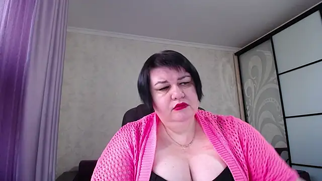 Snapshot of JuicyLady_Di chatting on November 2025 05:06:01 AM JuicyLady Di online show from November 2025 05:06:01 AM