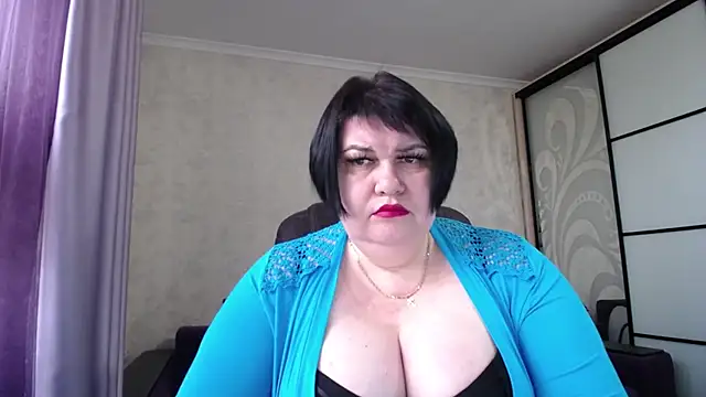 Snapshot of JuicyLady_Di chatting on November 2025 06:24:02 AM JuicyLady Di online show from November 2025 06:24:02 AM