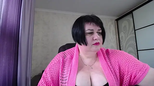 Snapshot of JuicyLady_Di chatting on November 2025 11:21:01 AM JuicyLady Di online show from November 2025 11:21:01 AM