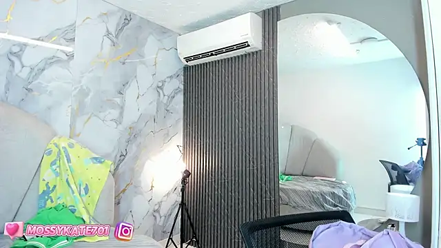 Katemoss70 online show from February 2025 05:50:01 PM