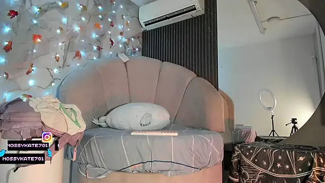 Katemoss70 online show from November 2025 12:37:02 PM