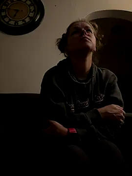 bustybunny25 online show from October 2025 04:20:02 AM