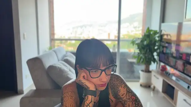 Snapshot of xisisxx chatting on October 2025 09:30:01 PM xisisxx online show from October 2025 09:30:01 PM