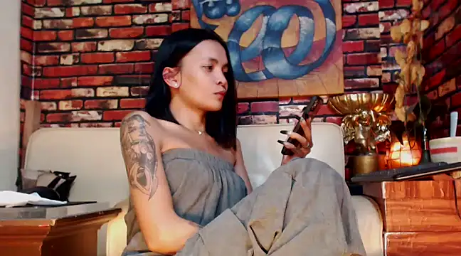 juicyCOCKeva online show from December 2024 05:17:01 AM