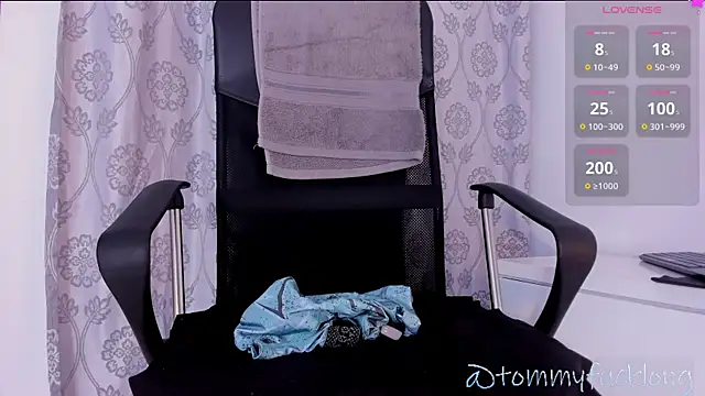 tommylongxx online show from December 2024 11:25:01 PM