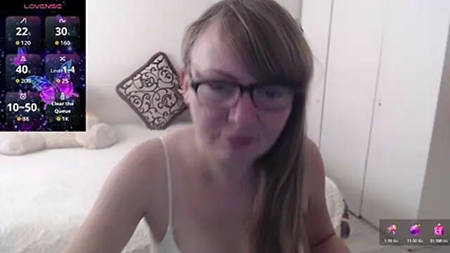 Snapshot of MargotLot chatting on October 2025 04:24:01 AM MargotLot online show from October 2025 04:24:01 AM