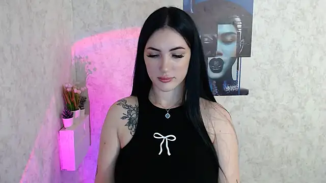 Snapshot of MisssShy_ chatting on October 2025 03:31:02 AM MisssShy online show from October 2025 03:31:02 AM