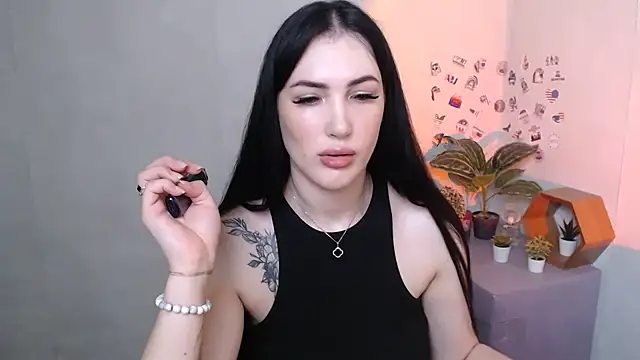 Snapshot of MisssShy_ chatting on November 2025 04:58:02 AM MisssShy online show from November 2025 04:58:02 AM