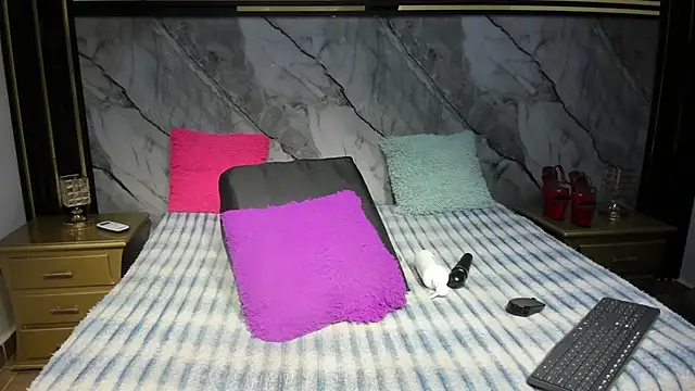 Niyirey1 online show from October 2025 12:34:02 PM