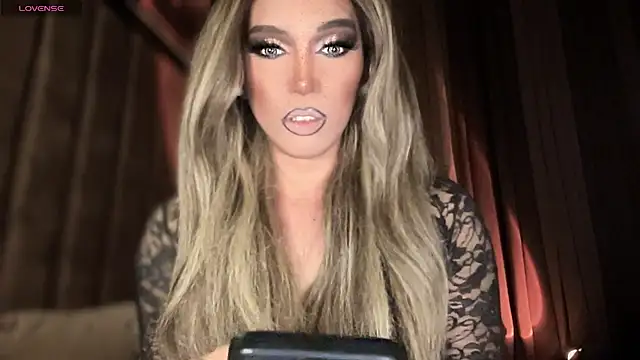 Snapshot of Lo_la_69 chatting on October 2025 06:01:01 AM Lo la 69 online show from October 2025 06:01:01 AM