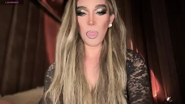 Snapshot of Lo_la_69 chatting on October 2025 05:49:01 AM Lo la 69 online show from October 2025 05:49:01 AM