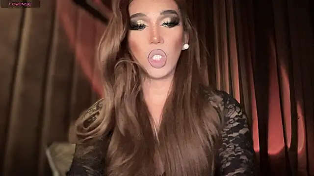 Snapshot of Lo_la_69 chatting on October 2025 04:53:02 AM Lo la 69 online show from October 2025 04:53:02 AM