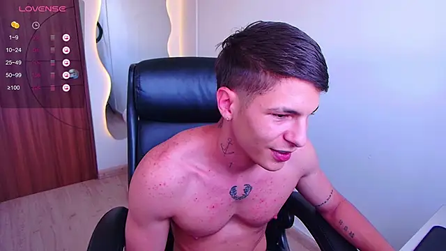 Snapshot of harrisoncuper chatting on March 2025 10:28:01 PM harrisoncuper online show from March 2025 10:28:01 PM