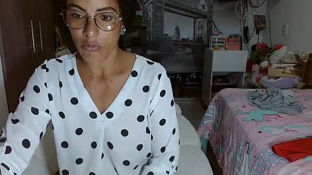 Snapshot of kateleyagrey chatting on December 2024 02:09:01 AM kateleyagrey online show from December 2024 02:09:01 AM