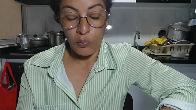 Snapshot of kateleyagrey chatting on September 2025 03:13:01 PM kateleyagrey online show from September 2025 03:13:01 PM