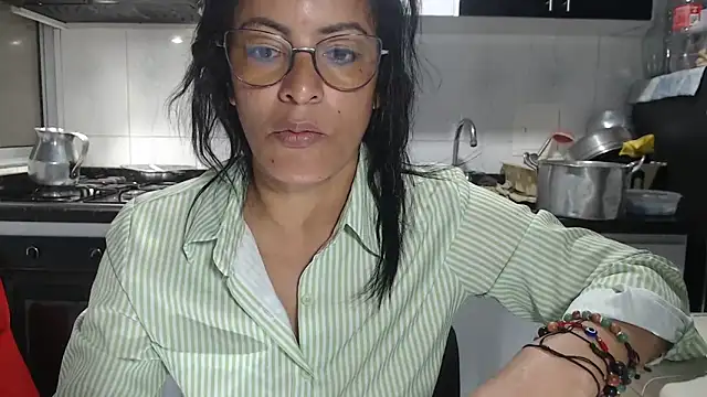 Snapshot of kateleyagrey chatting on September 2025 11:12:02 AM kateleyagrey online show from September 2025 11:12:02 AM