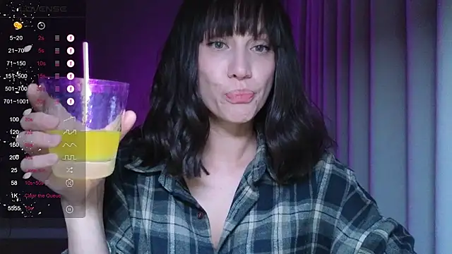 Alice Wonders online show from October 2025 07:58:02 PM