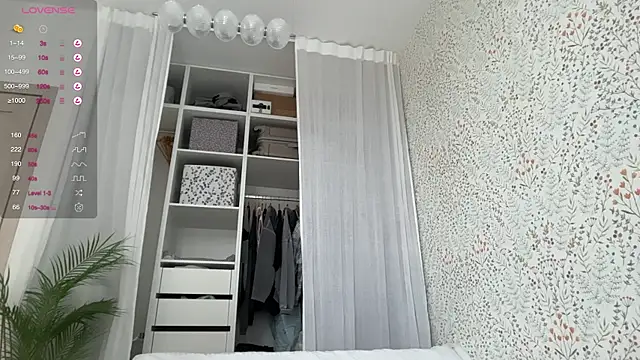 Evan  White  online show from September 2025 06:01:02 AM