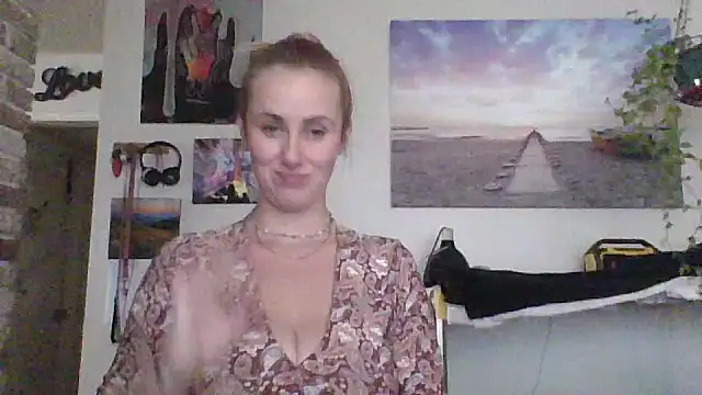 Snapshot of ClumsyLink chatting on October 2025 09:36:02 PM ClumsyLink online show from October 2025 09:36:02 PM