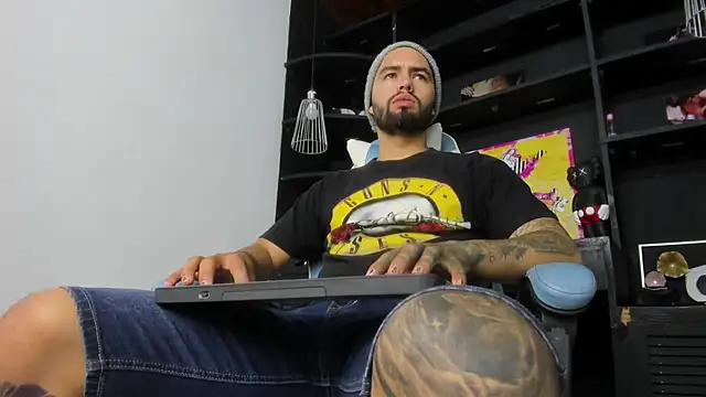 matteosantos online show from February 2025 10:25:02 AM