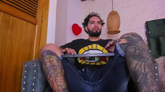 matteosantos online show from February 2025 03:39:02 PM