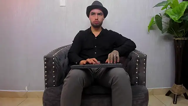 matteosantos online show from February 2025 11:25:01 AM