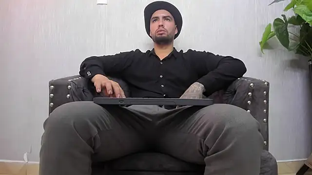 matteosantos online show from February 2025 02:53:01 PM