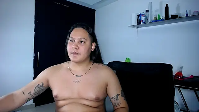 Snapshot of junaiker_roa chatting on November 2025 01:18:02 AM junaiker roa online show from November 2025 01:18:02 AM