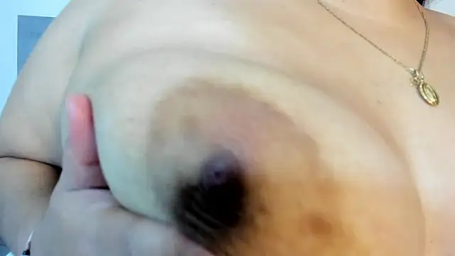 Snapshot of EmmaSmith2 chatting on March 2025 05:21:02 AM EmmaSmith2 online show from March 2025 05:21:02 AM